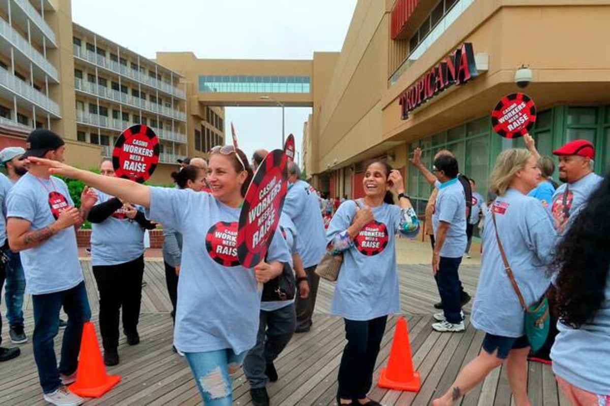 Golden Nugget Lone Atlantic City Casino Without Union Contract, But Deal Expected